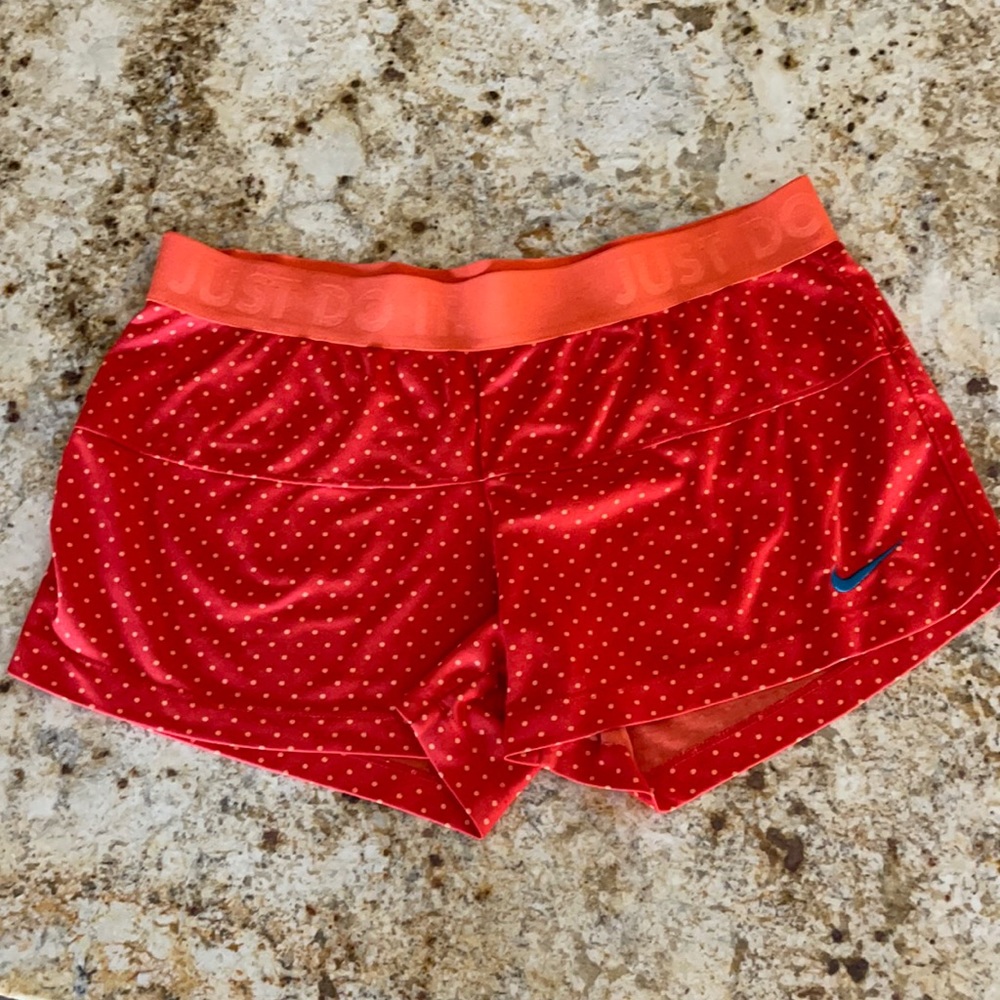 Nike dry fit women’s athletic exercise shorts 🩳